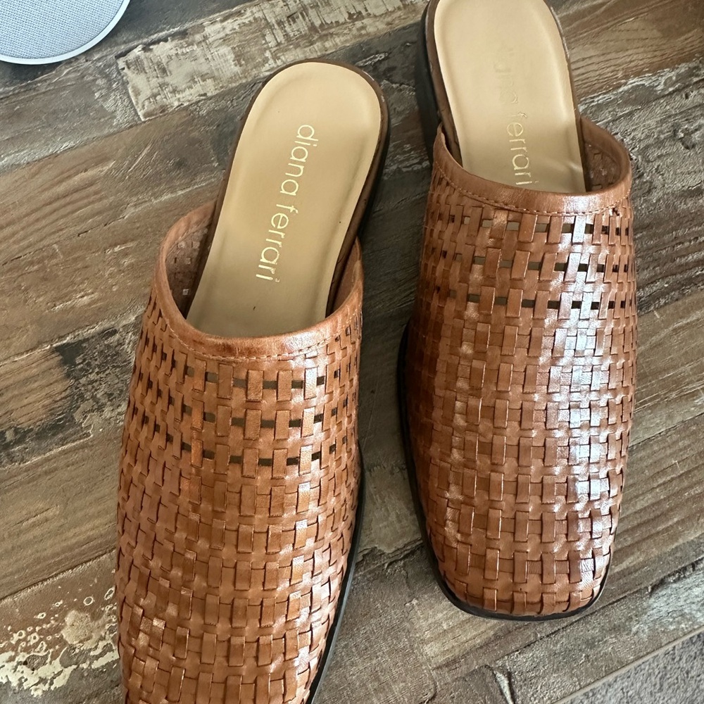 Diana Ferrari Tan Woven Leather Mules size 7.5